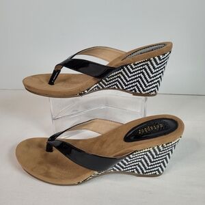 Metaphor womens slipon wedge sandals size 8.5 black straps blk/wht heels